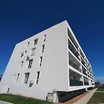 Appartement Modern And Cozy